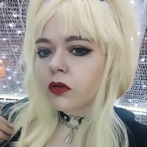 Meet your Posher, Momo